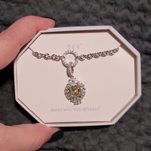 Dazzling Silver Necklace with Crystal Pendant